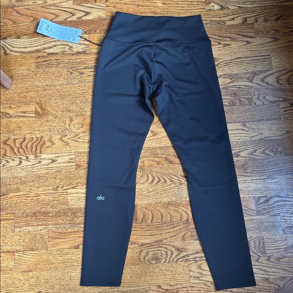 ALO High-Waist Airlift Leggings - Picture 3 of 4
